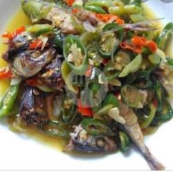 Tumis Ikan Asin Pedak