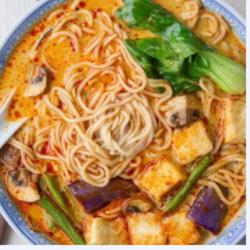 Vegan Creamy Curry Noodle Ramen Bowl