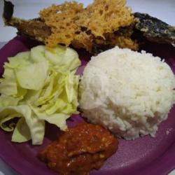 Nasi Putih   Lele Kremes