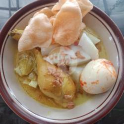 Lontong Kari Ayam Telur Utuh