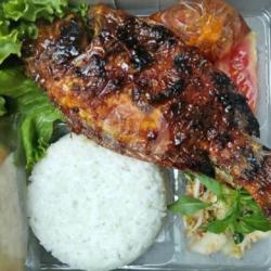 Paket Hemat Ikan Nila Bakar Pedas Manis Free Sayur /cah Kangkung