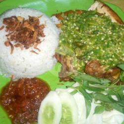 Ayam Penyet Sambel Ijo