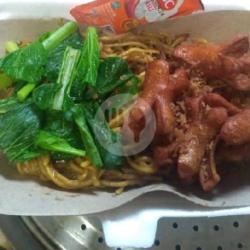 Miago (mie Ayam Goreng) Topping Sosis - Tidak Pedas