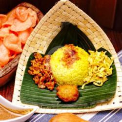 Nasi Kuning Standar Enak