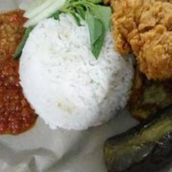 Nasi Lalapan Ayam Krispy