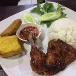 Nasi Ayam Panggang Komplit