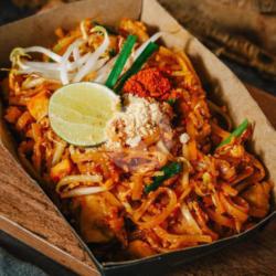 Niyom Chicken Pad Thai