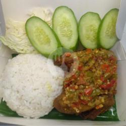 Nasi Ayam Belur