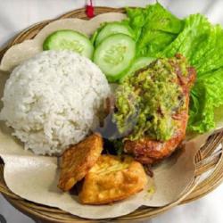 Nasi Ayam Penyet Kompllt