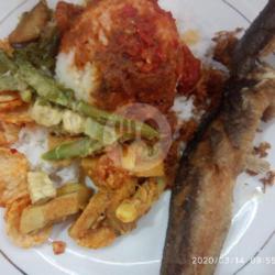 Nasi Ikan Lele Goreng