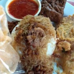 Nasi Uduk   Semur Jengkol   Free 2 Gorengan