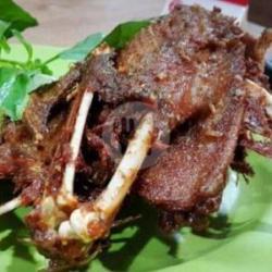 Bebek Goreng Pedas Bumbu Hitam Khas Jember