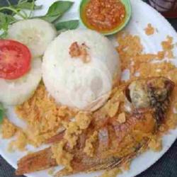 Ikan Nila Goreng Serundeng   Nasi Liwet