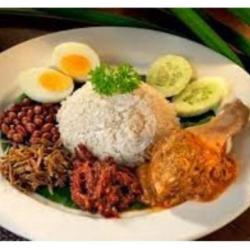 Nasi Uduk Aceh Ayam Kumplit