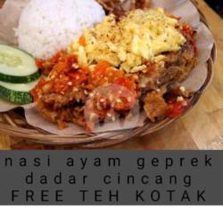 Nasi Ayam Geprek Dadar Cincang Teh Kotak