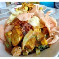 Gado Gado   Lontong