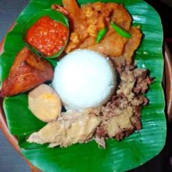 Nasi Gudeg Krecek Ayam Suir   1/2 Telor Pindang, Tahu Bacem