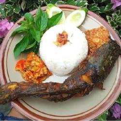 Sego Sambel Iwak Lele Hupe