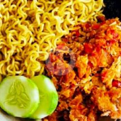 Mie Goreng Ayam Geprek Ambyar