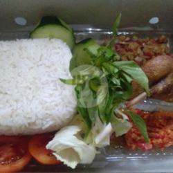 Nasi Lalapan Bebek Goreng