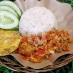 Nasi   Ayam Kremes   Telur   Sambel   Lalapan