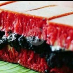 Martabak Red Velvet Kismis