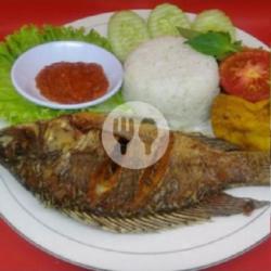 Nasi Lalapan Mujair, Free Es Nutri Sari