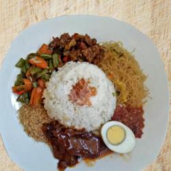 Nasi Campur Krengsengan Daging