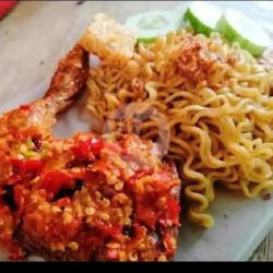 Ayam Penyet Jumbo Mir Goreng Dan Tempe