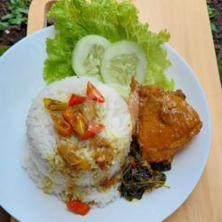 Nasi Rica Ayam Kemangi Pedas