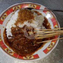 Nasi Sate Daging Sapi Kelapa