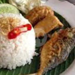 Nasi Uduk  Peda Merah Goreng Komplit