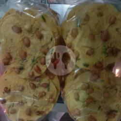 Peyek Kacang (gorengan)