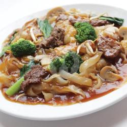 Braised Hor-fun With Beef