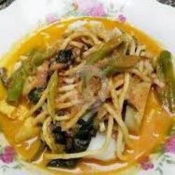 Lontong Mie Kuah Pical