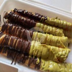 Banana Roll Toping Coklat Mix Grean Tea