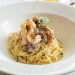 Pork Crackling & Bacon Lardons Spaghetti W/ Alba Truffle Cream