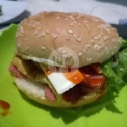 Burger Beef Telur Keju