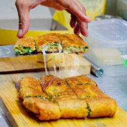 Martabak Ayam Keju Mozzarella