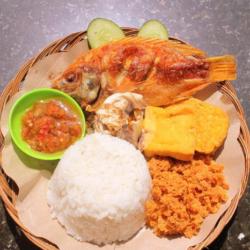 Ikan Nila Geprek Sambal Pedas