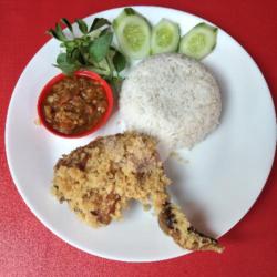 Paket Nasi   Ayam Kremes   Sambel   Lalap