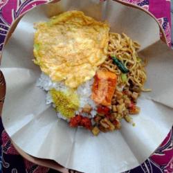 Nasi Campur Telur Dadar