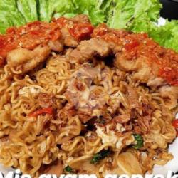 Indomi Ayam Geprek