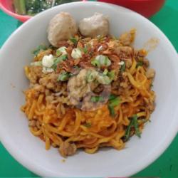 Mie Yamien Pedas Manis Bakso