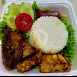 Nasi Ayam Bakar Komplit Sambel Belacan