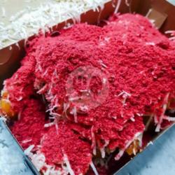 Pisang Krispi Saus Tiramisu   Red Velvet