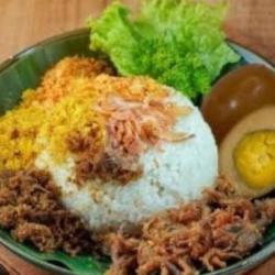 Nasi Krawu Daging Sapi Komplit