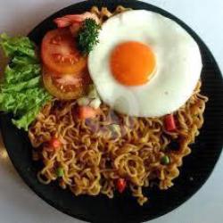 Indomie Goreng Sambal Rica-rica   Telur