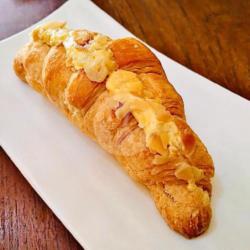 Croissant Almond Premium