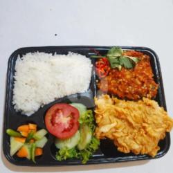 Nasi Ayam Sambal Petir Lalap